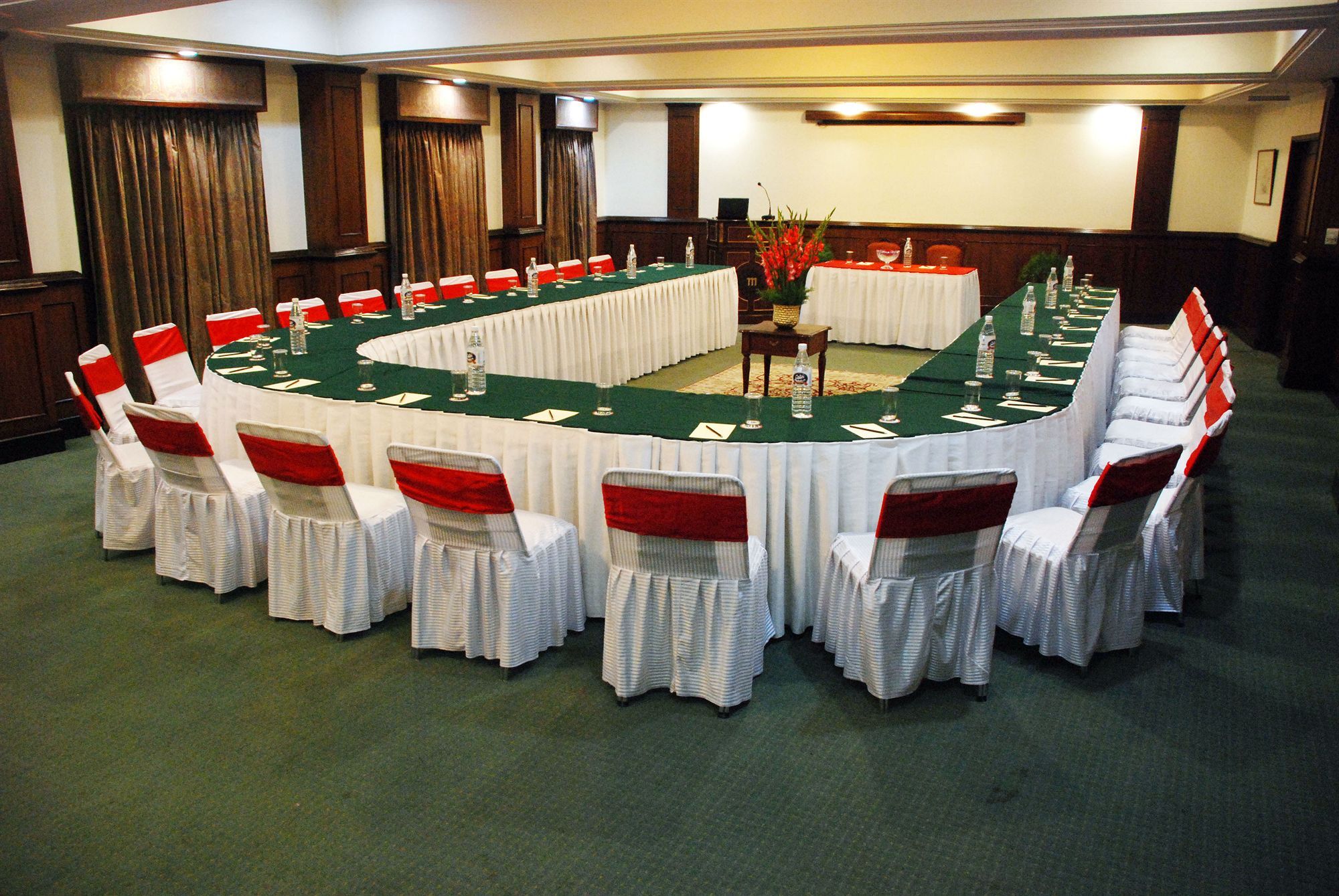 Hotel Namah Nainital, A Member Of Radisson Individuals Retreats Esterno foto
